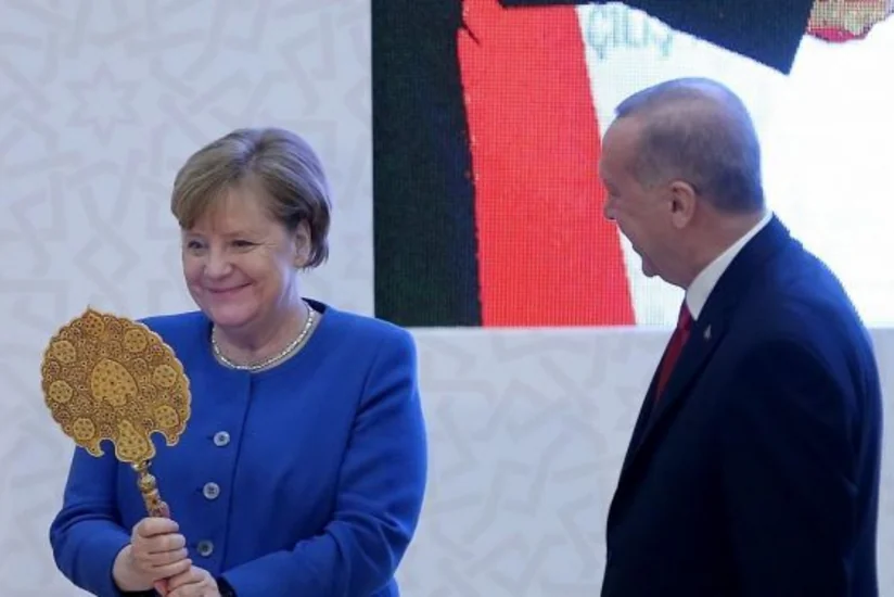 Ərdoğan Merkelə maraqlı hədiyyələr verib - FOTO