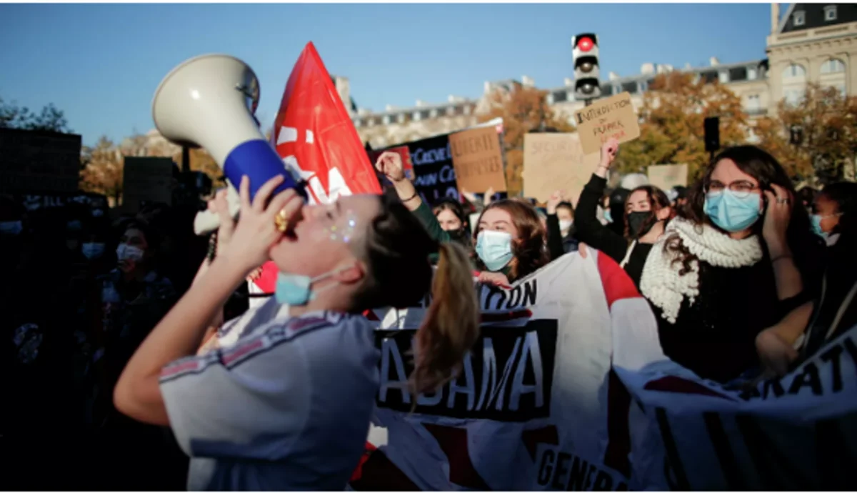 В Париже на акции протеста начались беспорядки