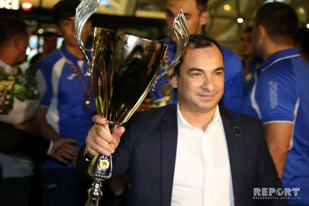 İlk dəfə Avropa çempionu olan Azərbaycanın cüdo yığması Vətənə qayıdıb - FOTO - VİDEO
