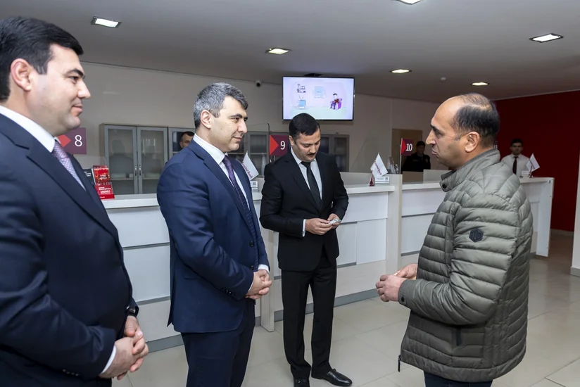 Kənd Təsərrüfatı naziri bir qrup fermerə yeni subsidiya sisteminə uyğunlaşdırılmış fermer kartları paylayıb