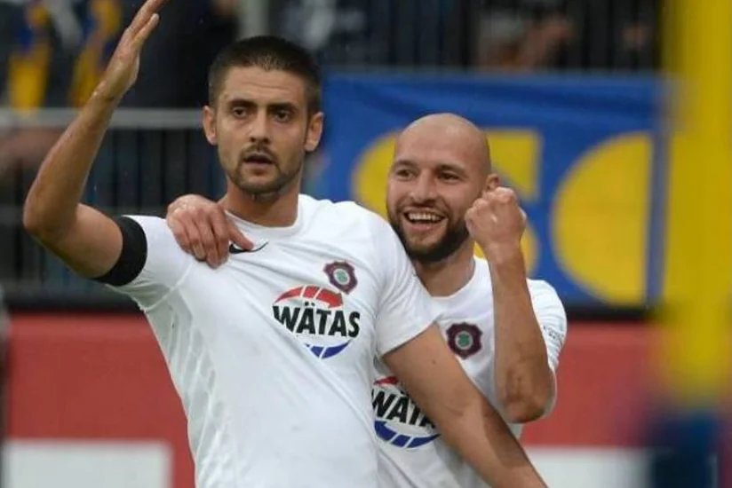 Azərbaycan milli komandasının futbolçusu Dmitri Nazarov Aueyə ilk xalı qazandırıb - VİDEO