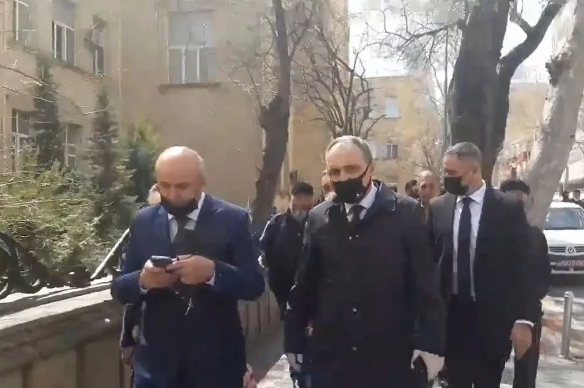 Baş prokuror itkin düşən hərbçilərin ailə üzvləri ilə görüşüb