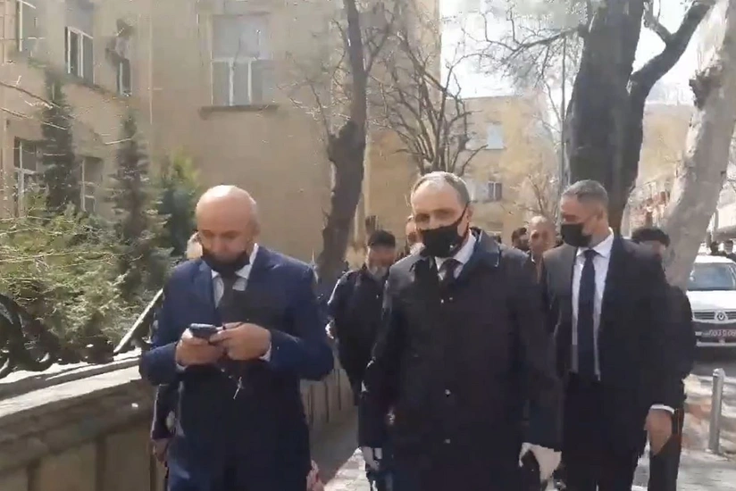 Baş prokuror itkin düşən hərbçilərin ailə üzvləri ilə görüşüb