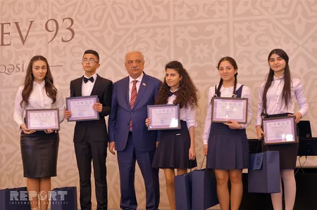 “Ən yaxşı təqdimat” müsabiqəsinin qalibləri mükafatlandırılıb