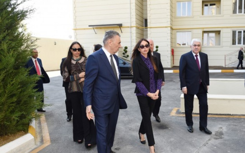 Mehriban Aliyeva attends opening of building for IDP families in Khirdalan