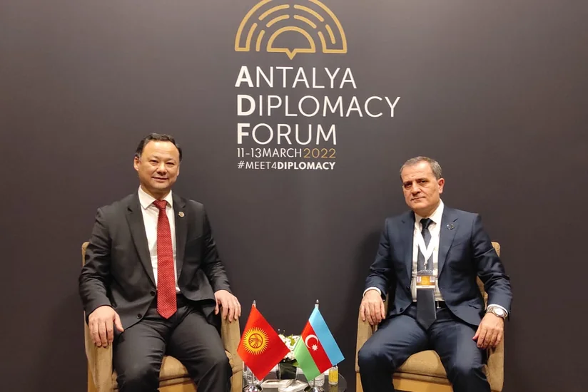 Ceyhun Bayramov qırğızıstanlı həmkarı ilə görüşüb