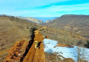 Dövlət başçısı Zəfər yolu üzərindəki körpünün inşası ilə tanış olub