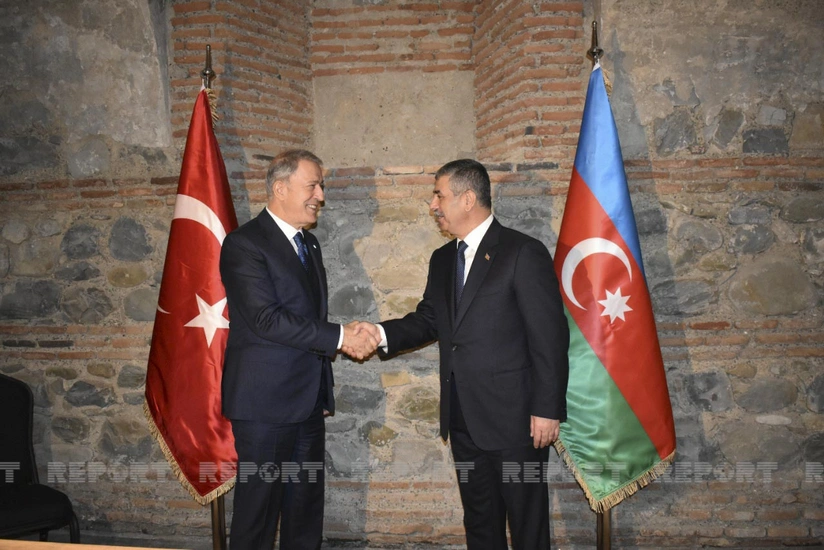 Министр обороны Закир Гасанов встретился с турецким коллегой