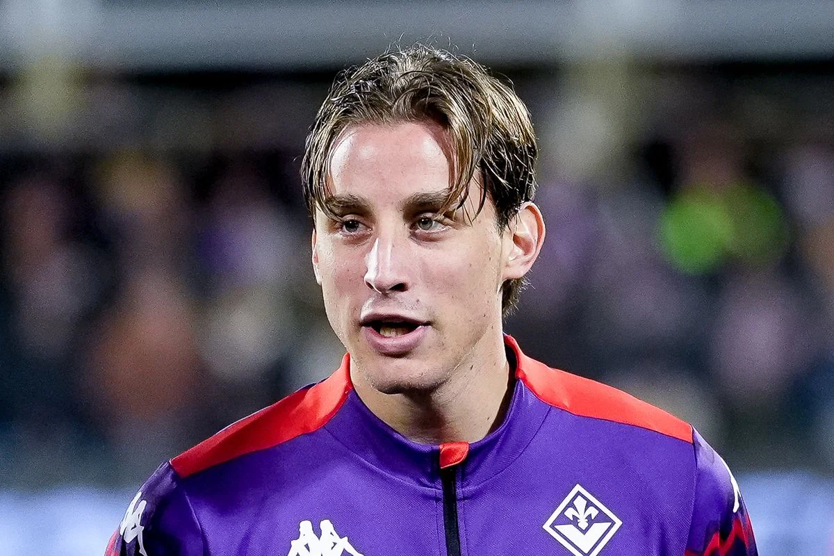 Fiorentinanın futbolçusu ürəyinə defibrilyator qoşulmasına razılaşıb