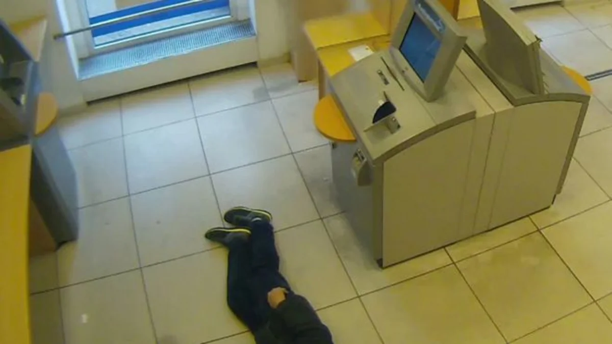 В Германии судят людей, не оказавших помощь пенсионеру