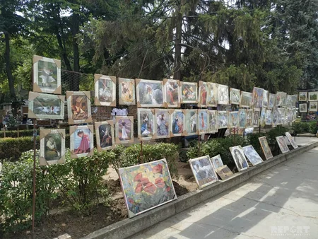 Havası saf, insanları narahat, yolları bərbad Kişineudan REPORTAJ
