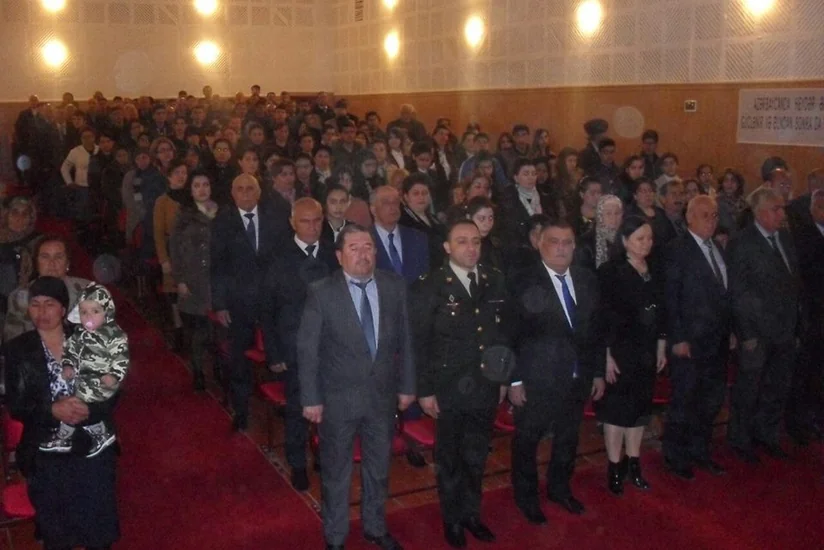 Aprel şəhidinə həsr olunmuş Daş heykəlin nağılı kitabının təqdimat mərasimi keçirilib