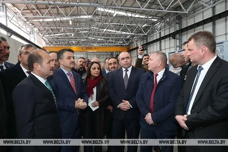 Азербайджан и Беларусь начинают совместную сборку тракторов в Турции
