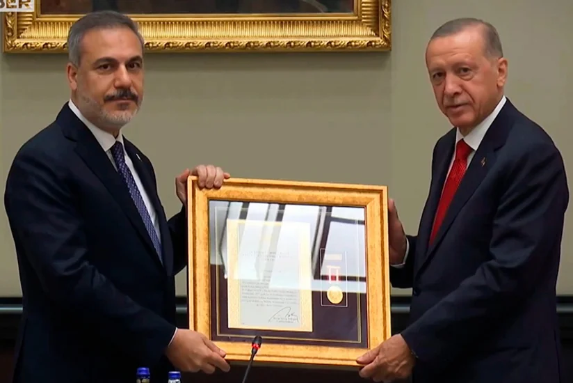 Ərdoğan Hakan Fidana “Dövlətdə üstün xidmət medalı”nı təqdim edib