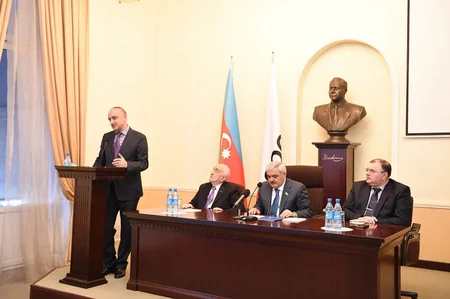 SOCAR-da yüksək dövlət təltiflərinə layiq görülmüş neftçilərə orden və medallar təqdim olunub - VİDEO