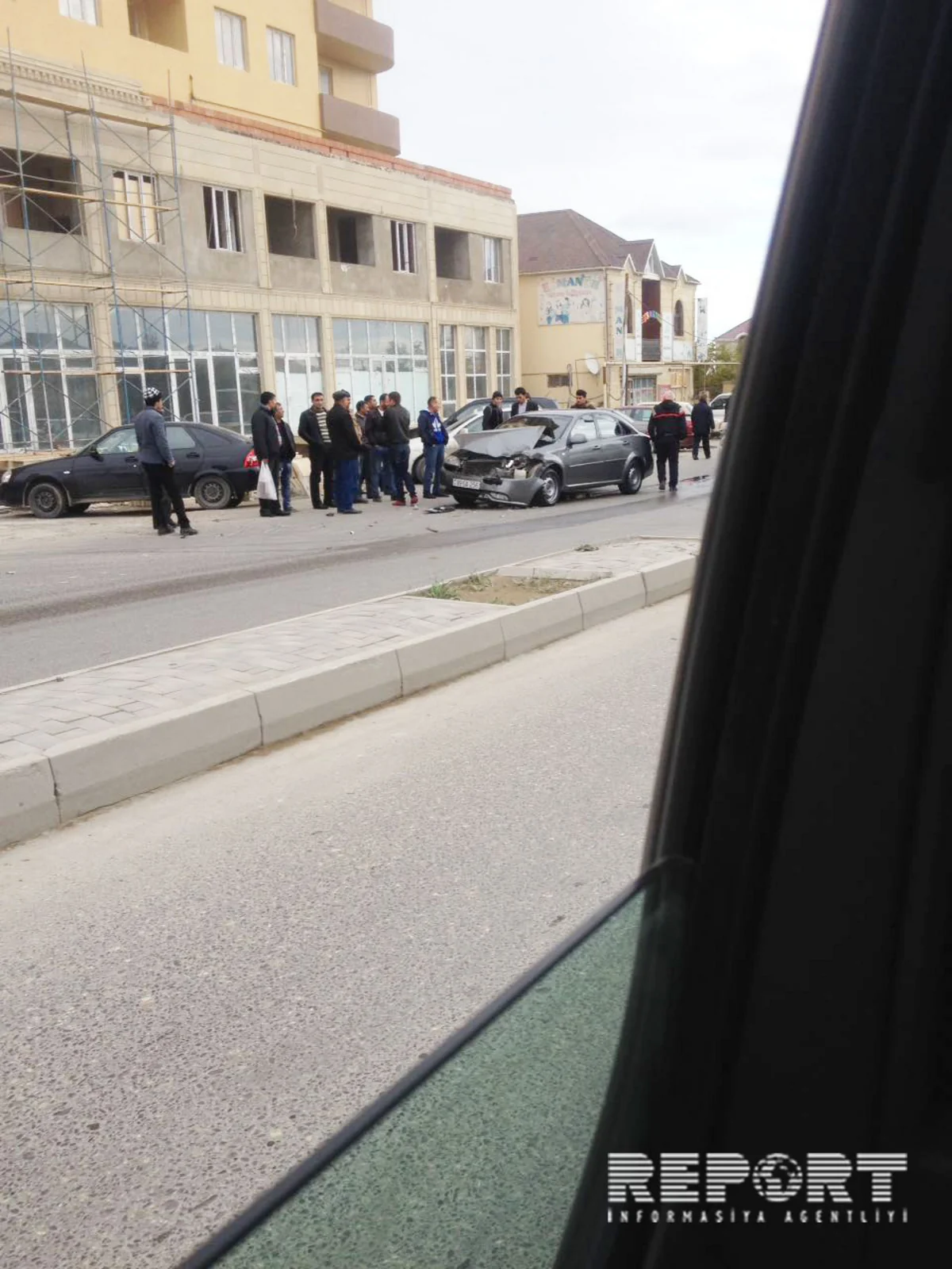 Piyada keçidindən istifadə etməyən şəxs avtomobil qəzasına səbəb olub - FOTO