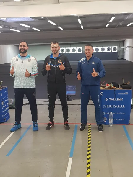 Atıcımız Ruslan Lunyov Vətənə qızıl medalla dönüb