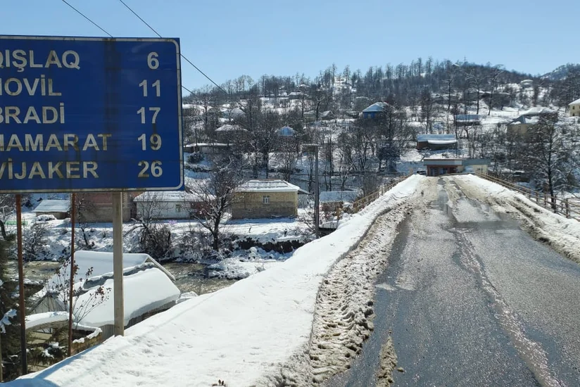 Lerikdə qar uçqunu nəticəsində 20-ə yaxın kəndin yolu kəsilib