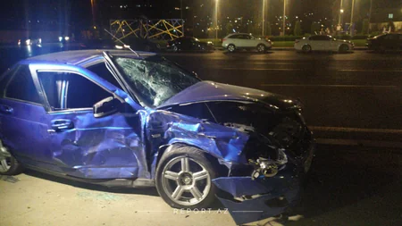 Bakıda iki avtomobil toqquşdu, xəsarət alanlar var