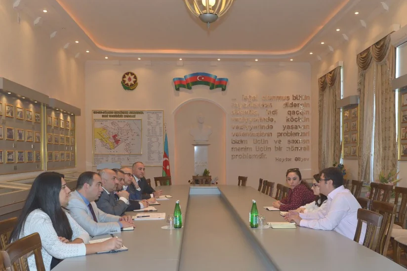 Dövlət Komitəsində məcburi köçkünlərlə bağlı həyata keçiriləcək layihə müzakirə edilib