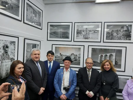 Dövlət Komitəsinin sədri Stokholmda Qarabağla bağlı fotosərgini ziyarət edib