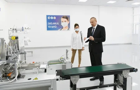Ilham Aliyev, Mehriban Aliyeva inaugurate face mask factory