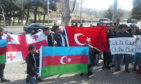 Tbilisidə gənclər Azərbaycana dəstək aksiyası keçiriblər - FOTO