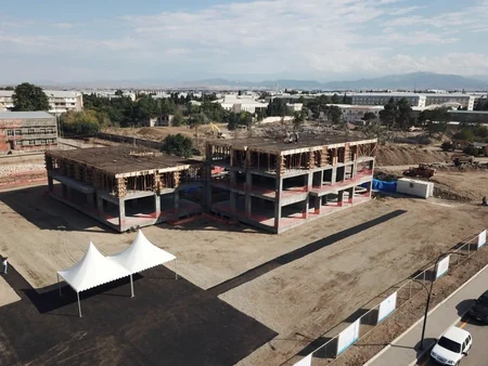 Dövlət başçısı MİDA-nın Gəncədə inşa etdiyi yaşayış kompleksinin tikintisi ilə tanış olub - YENİLƏNİB