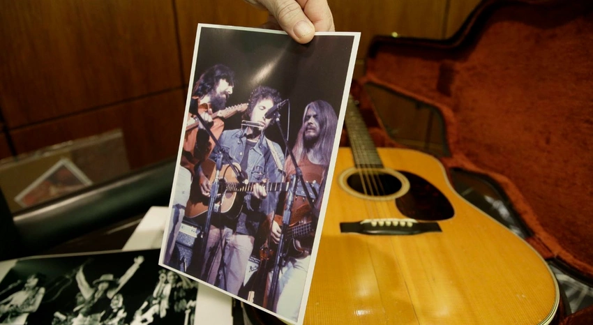 Bob Dilanın gitarası hərracda 400 min dollara satılıb