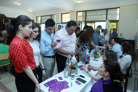 Bakıda tələbə və məzunlar üçün əmək yarımarkası keçirilib