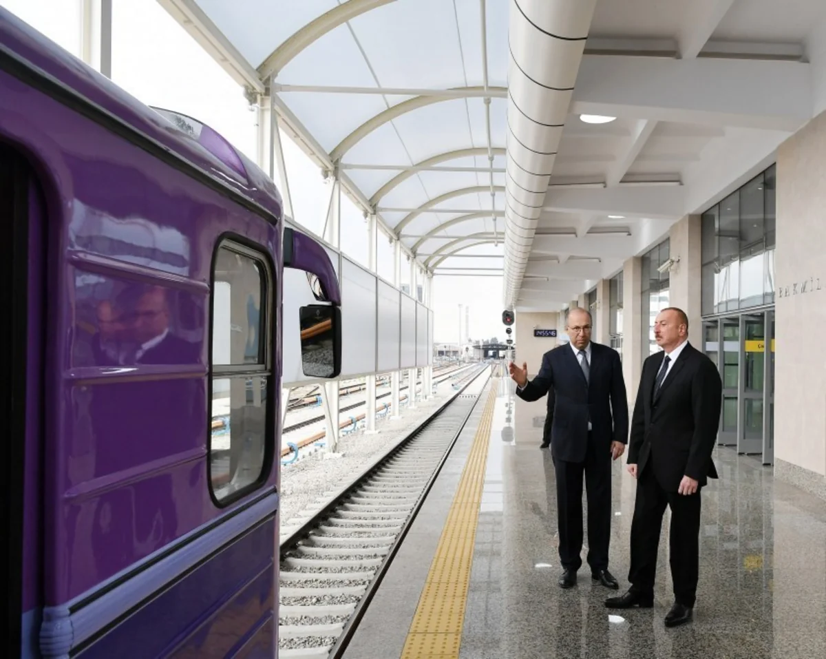 Prezident İlham Əliyev metronun əsaslı şəkildə yenidən qurulan “Bakmil” stansiyasında yaradılan şəraitlə tanış olub - YENİLƏNİB