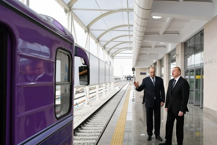 Prezident İlham Əliyev metronun əsaslı şəkildə yenidən qurulan “Bakmil” stansiyasında yaradılan şəraitlə tanış olub - YENİLƏNİB