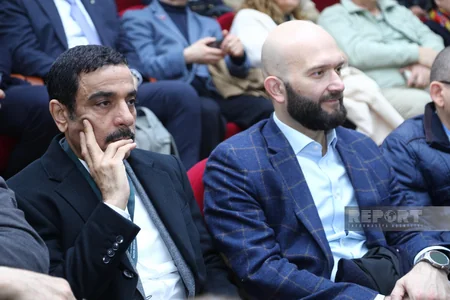 Karabakh University students present artistic composition to diplomats