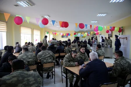Bu gün bütün hərbi hissələrdə “Açıq qapı” günü keçirilib