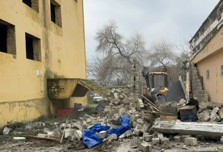 Neftçalada qanunsuz tikili sökülüb