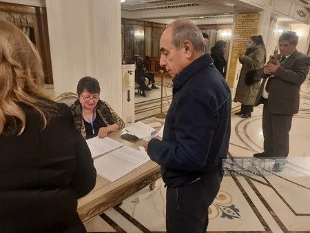 Yaqub Eyyubov səs verib