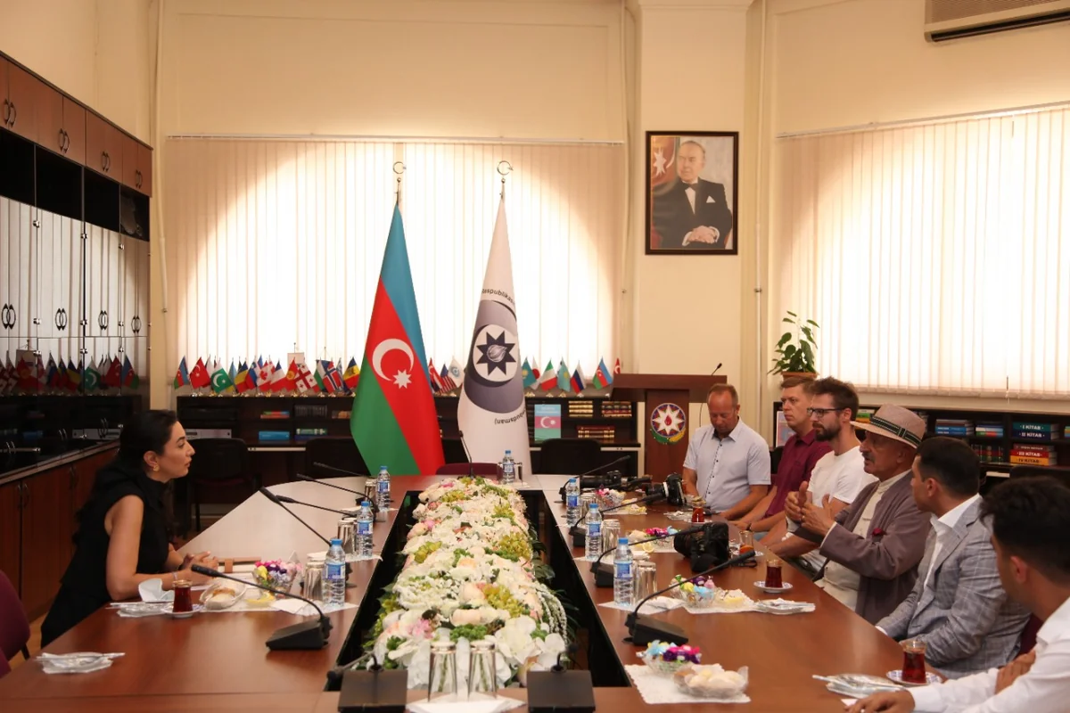 Ombudsman müstəqil araşdırma aparan jurnalistlərlə görüş keçirib