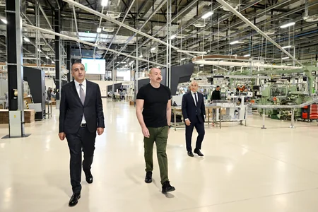 İlham Əliyev Ağdam Sənaye Parkında tütün məmulatlarının istehsalı müəssisəsinin açılışında iştirak edib