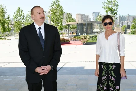 President Ilham Aliyev attends opening of garden outside Tazapir mosque and Central Park built along Fuzuli street