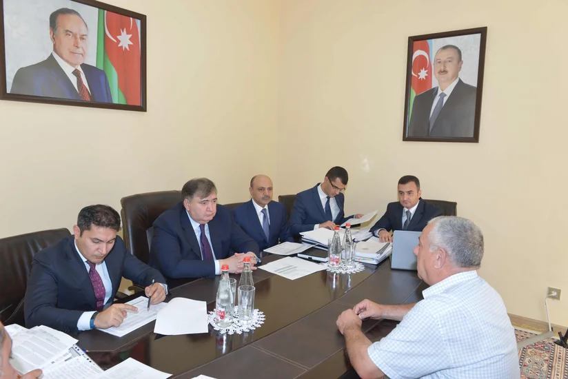 Vergilər naziri Ağsuda vətəndaşları qəbul edib