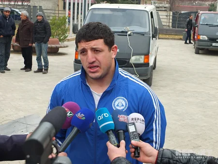 Azərbaycanlı pəhləvanlar Gürcüstanda yeni dünya rekordları qırıblar - FOTOREPORTAJ