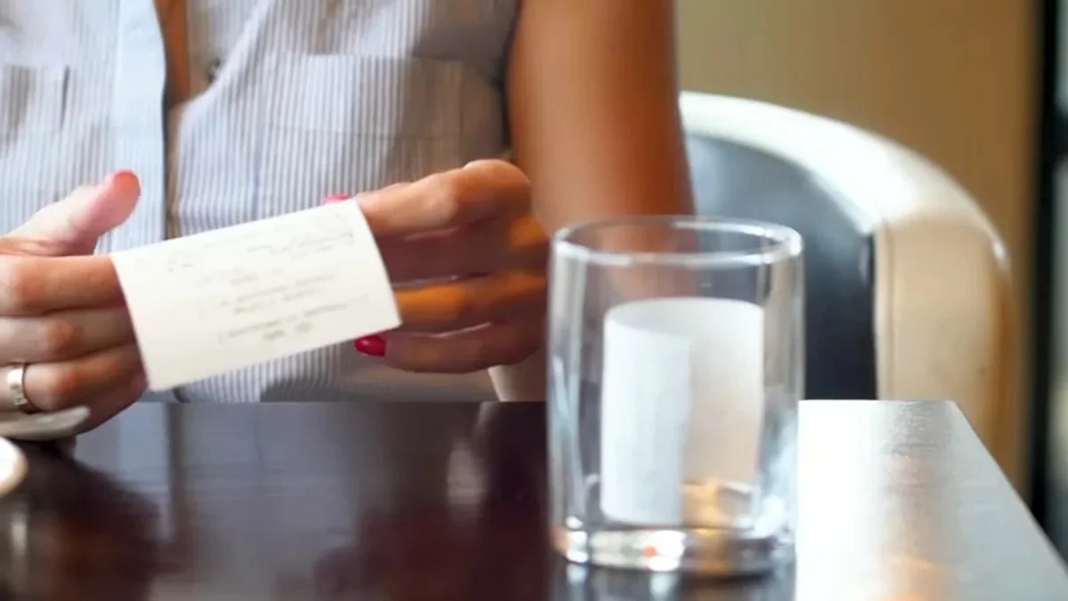 Restoranlarda müştəridən servis haqqı alınmalıdırmı?