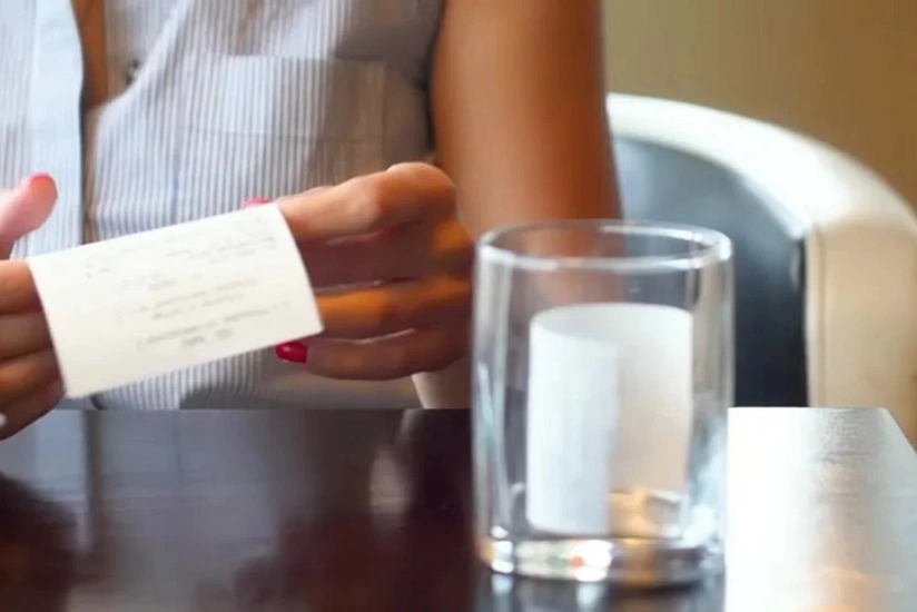 Должны ли рестораны взимать с клиентов сервисный сбор?