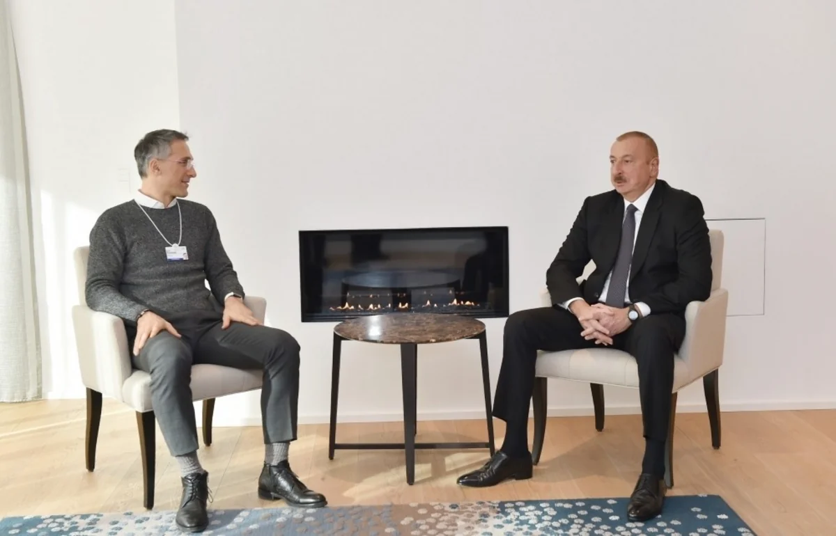 President discusses bringing new technologies to Azerbaijan with Signify