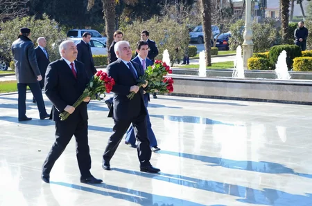 Nəqliyyat naziri Cəlilabadda vətəndaşların şikayətlərini dinləyib