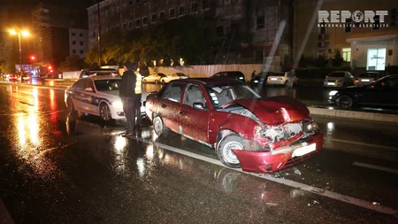 Bakıda 3 avtomobil toqquşub, xəsarət alan var - VİDEO - YENİLƏNİB