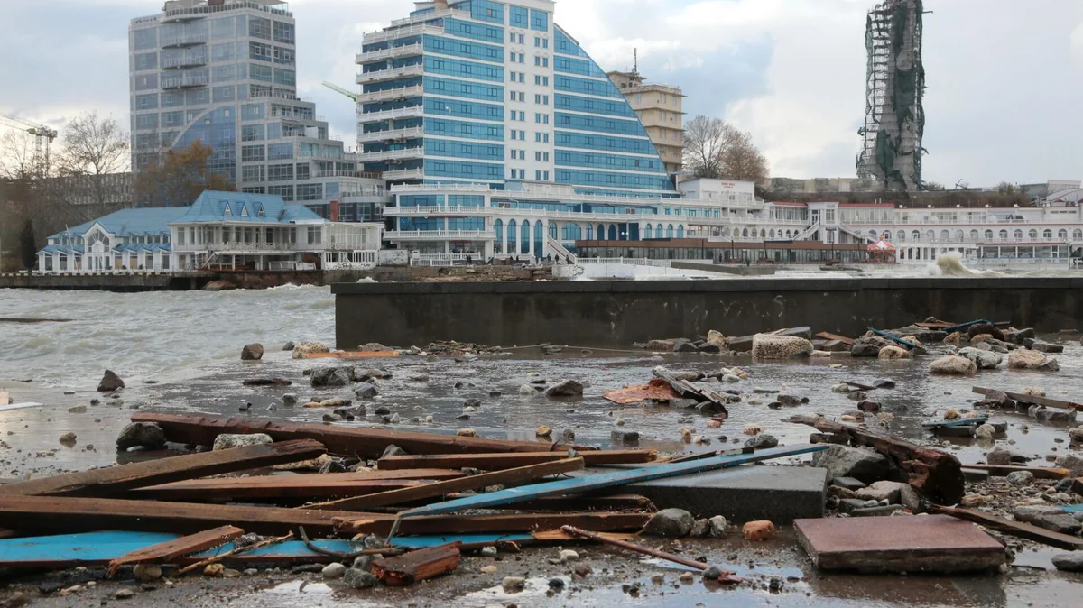 Crimean storm kills five, injures 12