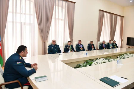 Elçin Quliyev idmançıları təltif edib