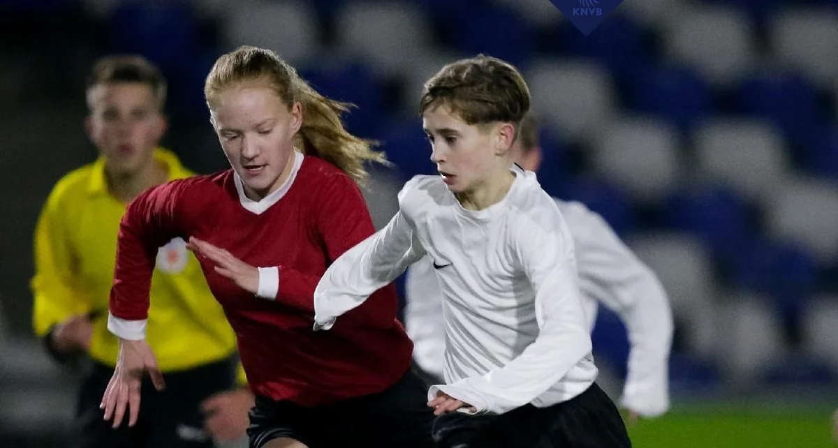 Niderlandda qadın kişi futbol klubunun oyunçusu olacaq