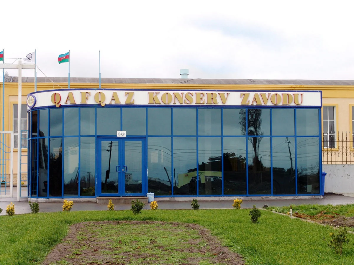 Qafqaz Konserv Zavodunun direktoru cəzalandırıldı